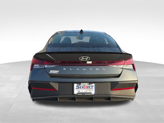 Used 2025 Hyundai Elantra Sport FWD image 6