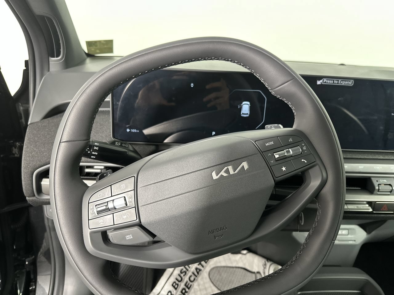 New 2027 Kia EV3 Wind FWD image 5