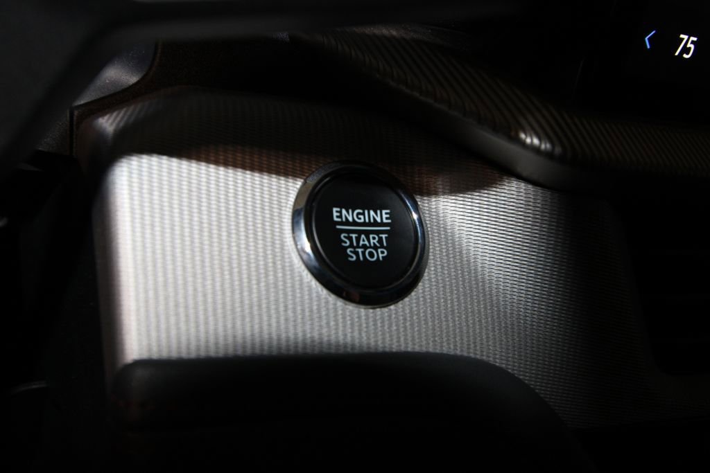 Used 2025 Ford Explorer Active image 12