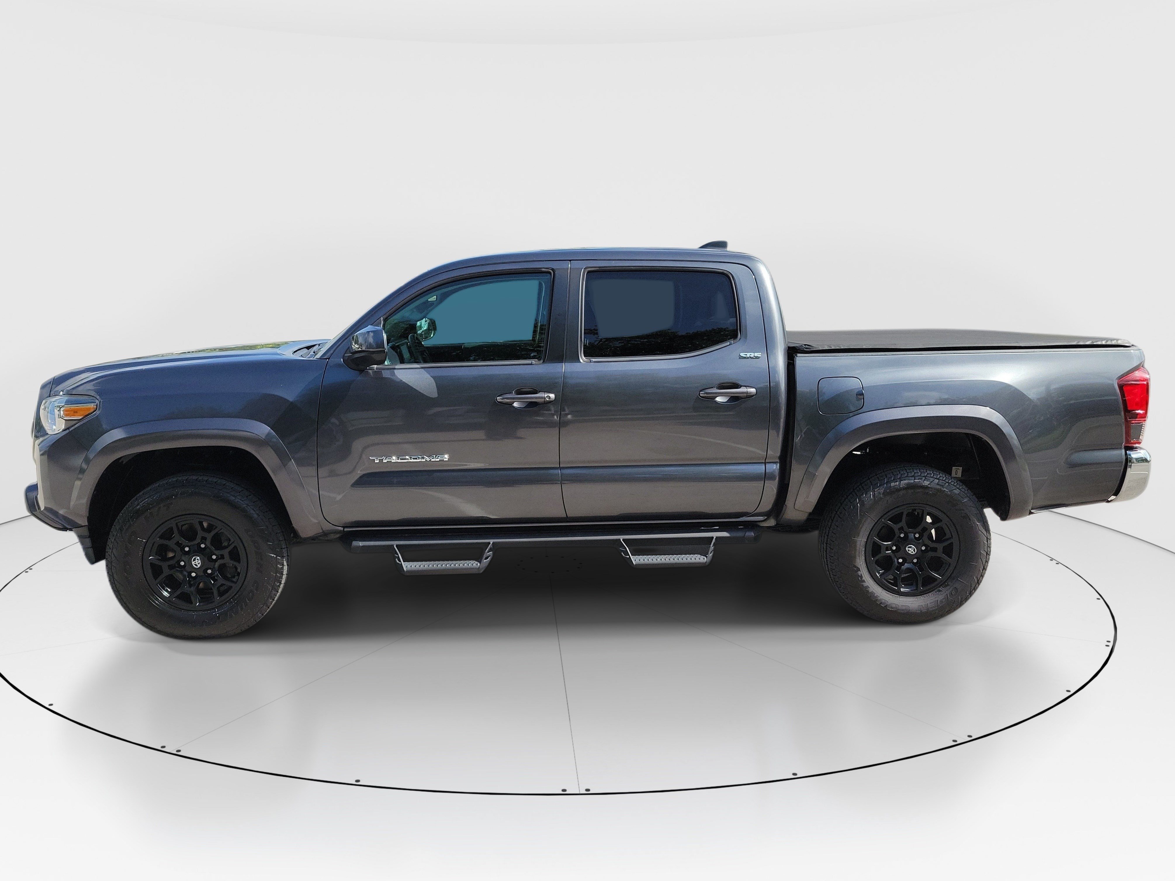 Used 2021 Toyota Tacoma SR5 RWD image 4