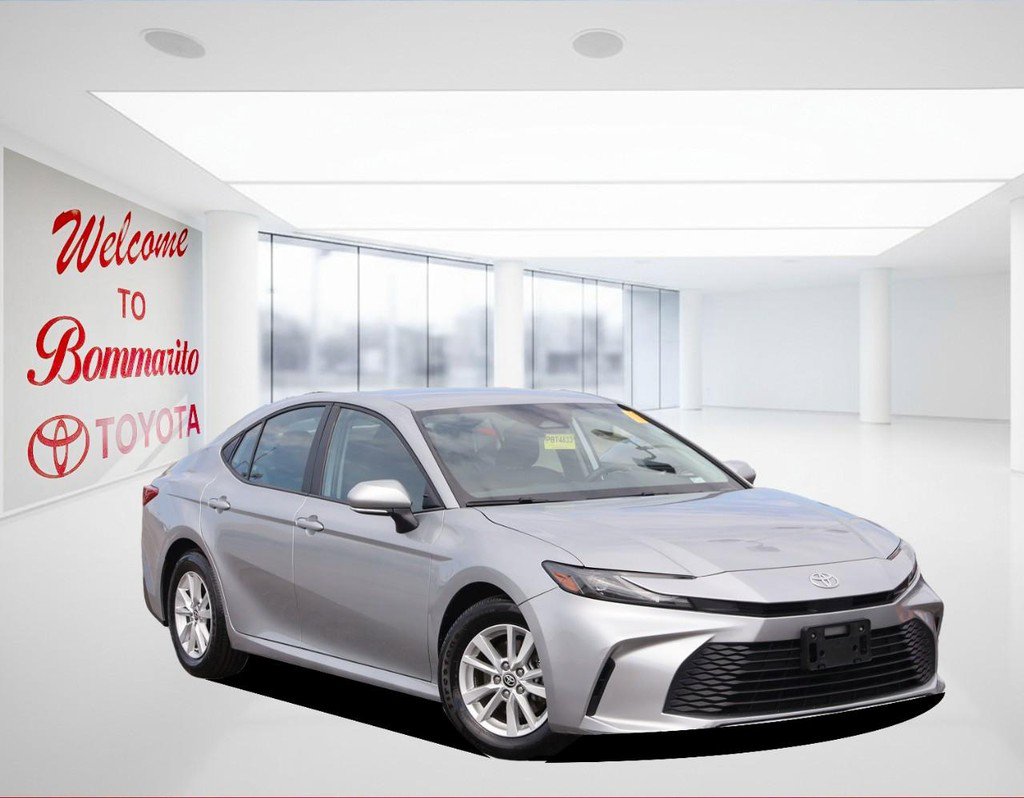 Used 2025 Toyota Camry LE FWD image 2