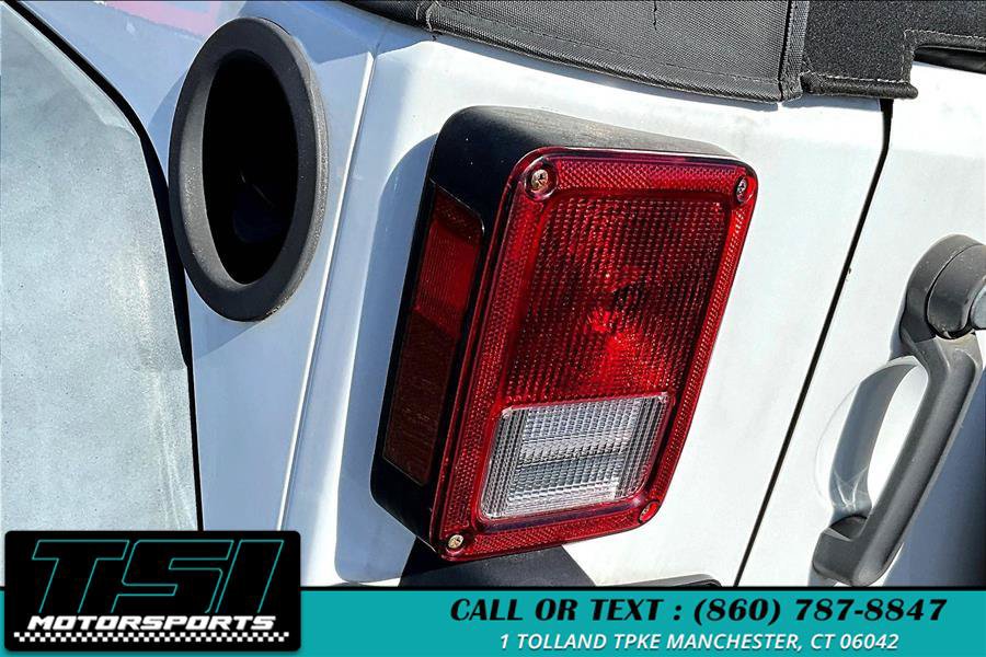 Used 2015 Jeep Wrangler Unlimited Sport w/ Quick Order Package 24S AWD/4WD image 31