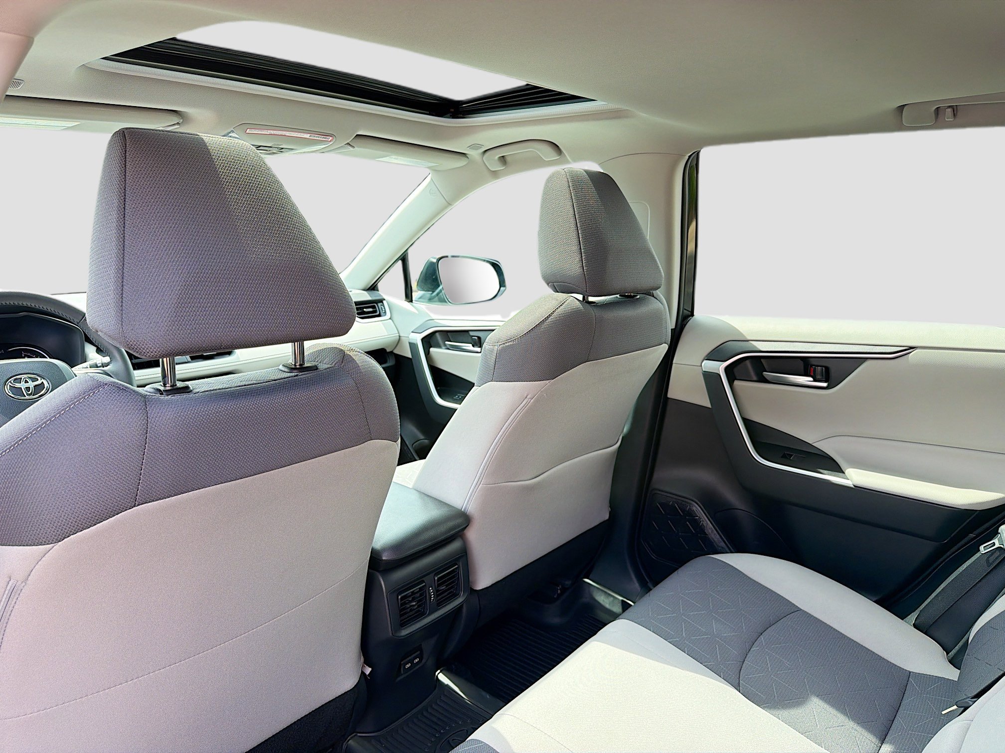 Used 2023 Toyota RAV4 XLE w/ Convenience Package AWD/4WD image 6