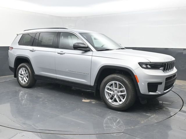 Used 2025 Jeep Grand Cherokee L Laredo w/ MOPAR Finishing Package AWD/4WD image 7