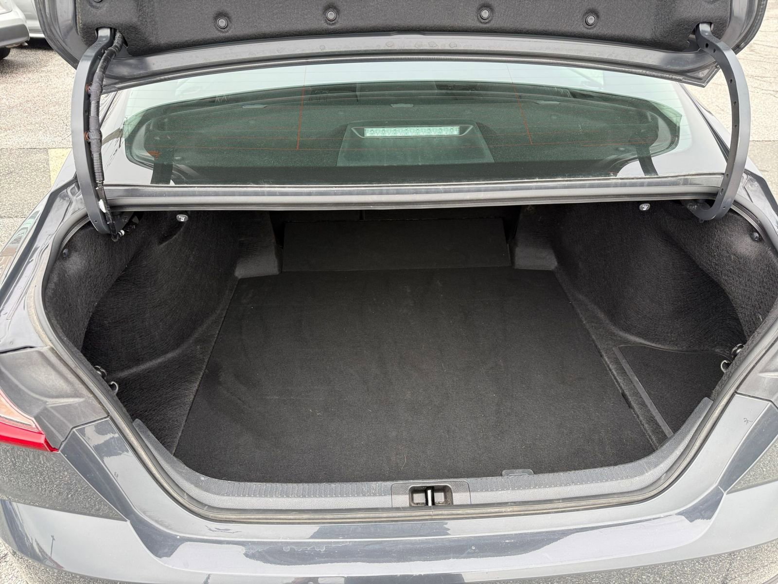 Used 2025 Toyota Camry LE image 31