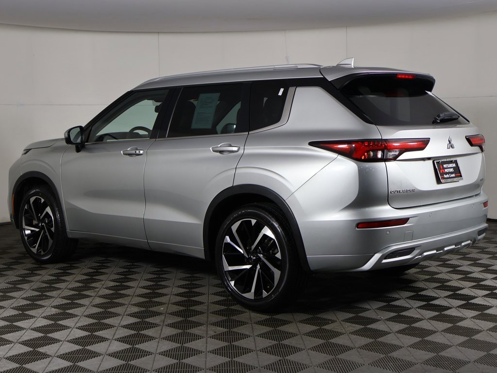 Used 2023 Mitsubishi Outlander SEL image 11
