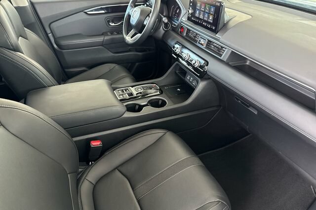 Certified 2024 Honda Pilot Touring image 17