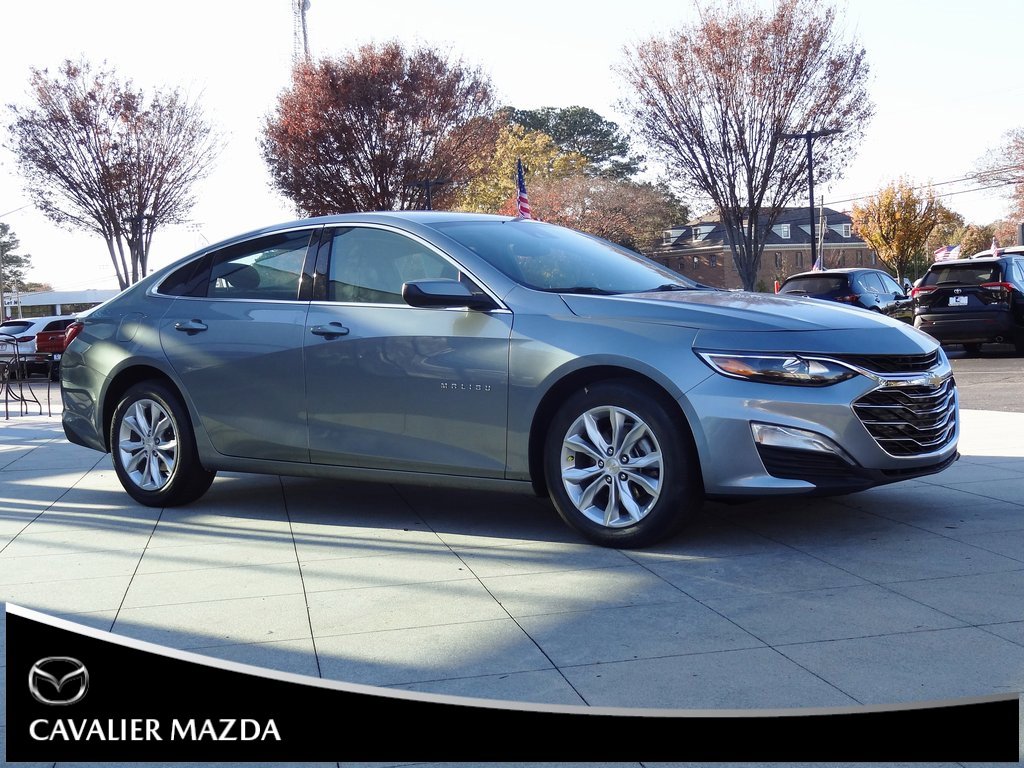 Used 2025 Chevrolet Malibu LT image 2