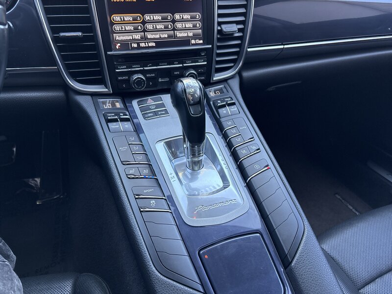 Used 2014 Porsche Panamera 4 AWD/4WD image 43