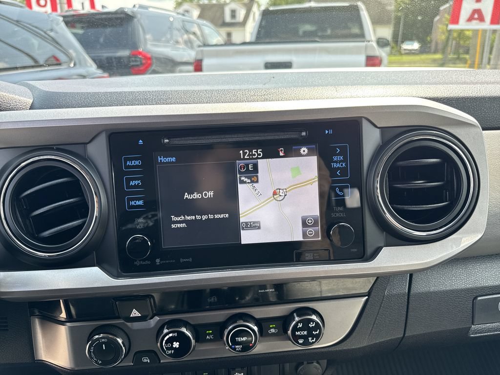 Used 2018 Toyota Tacoma SR5 AWD/4WD image 25