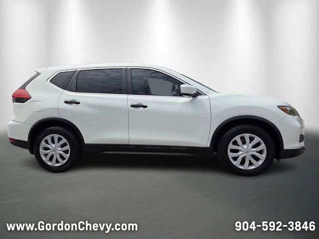 Used 2017 Nissan Rogue S image 6
