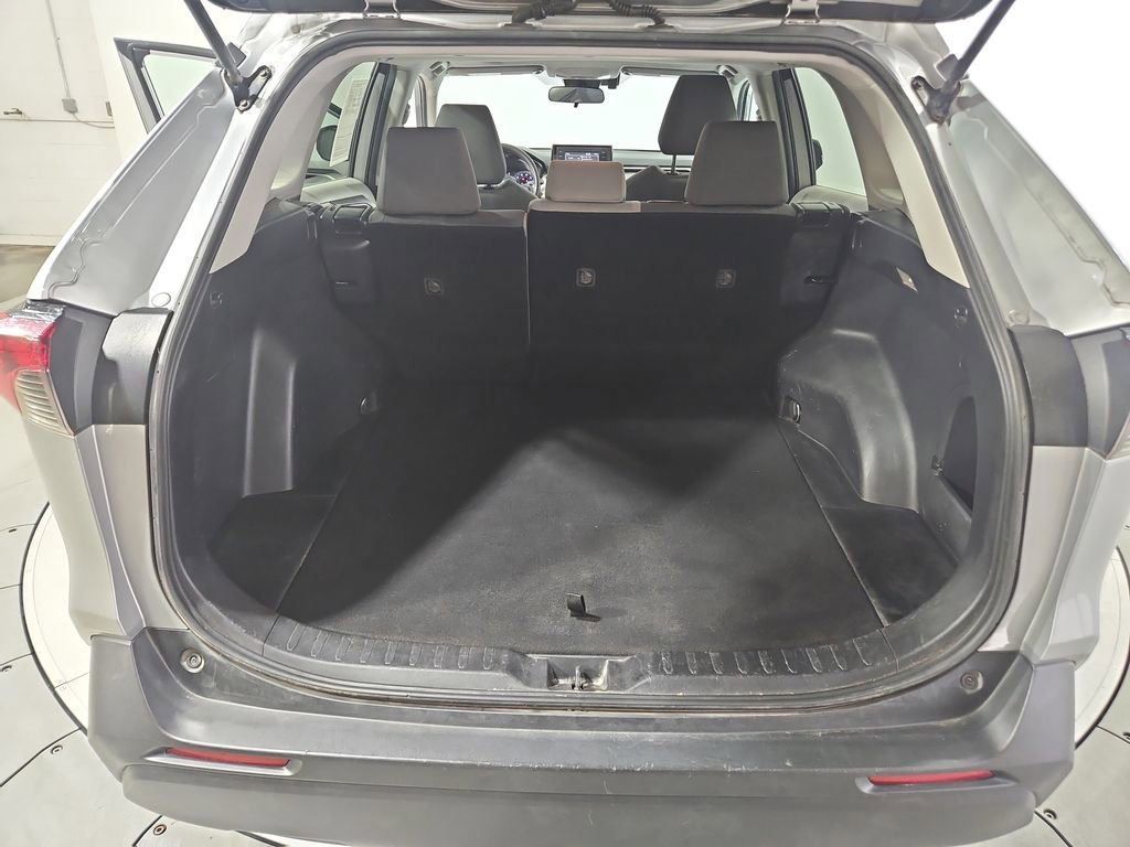 Used 2019 Toyota RAV4 XLE w/ Carpet Mat Package image 23