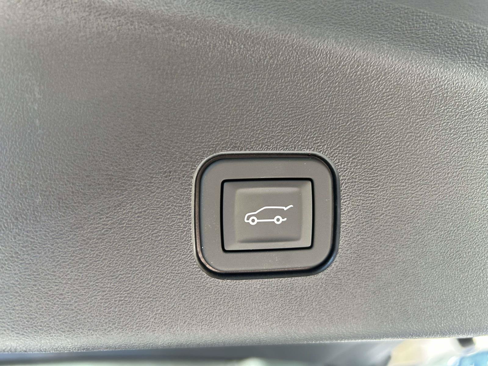 New 2027 Cadillac Vistiq Luxury AWD/4WD image 11