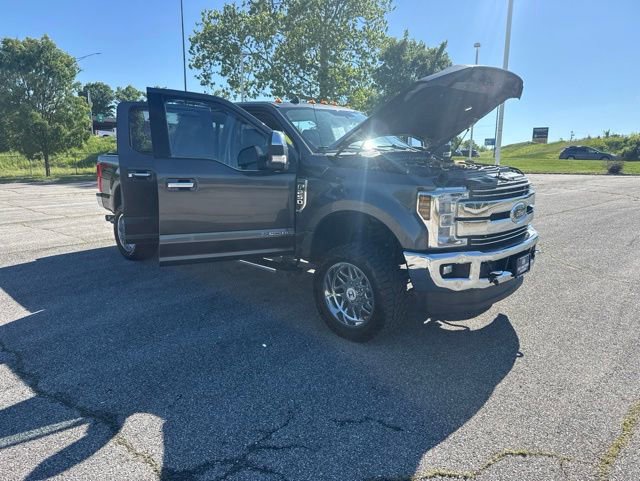 Used 2019 Ford F250 Lariat w/ Chrome Package AWD/4WD image 11