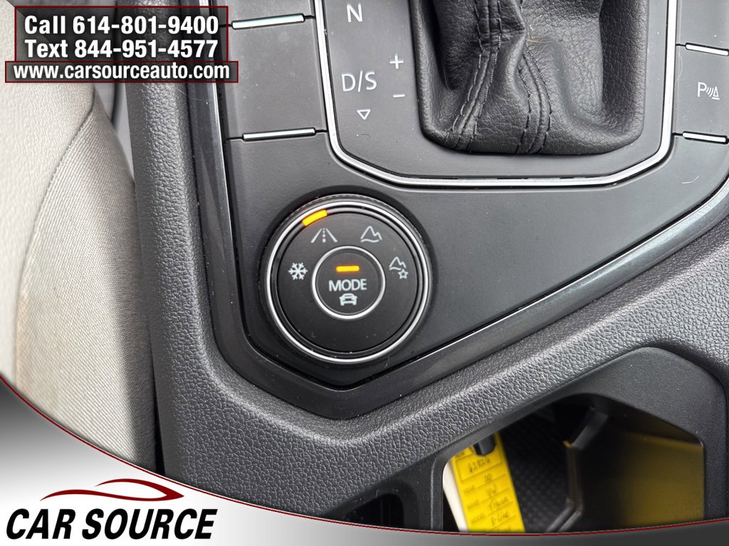 Used 2020 Volkswagen Tiguan SE R-Line image 36