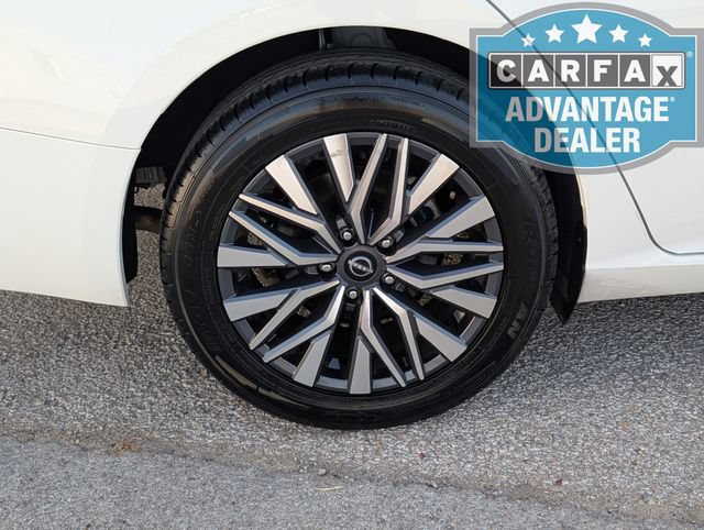 Used 2025 Nissan Altima 2.5 SV FWD image 3