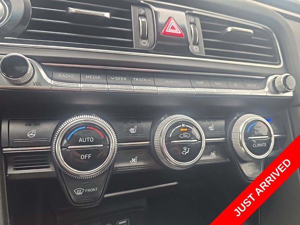 Used 2021 Genesis G70 2.0T AWD/4WD image 12