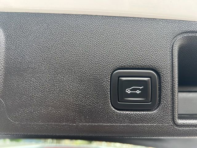 Used 2024 GMC Terrain AT4 image 27