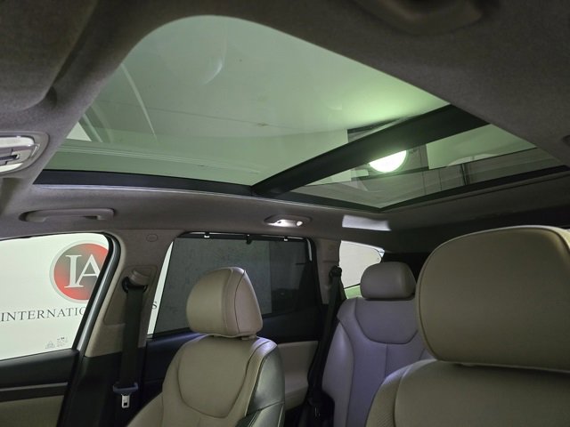 Used 2020 Hyundai Santa Fe SEL w/ Convenience + Premium Package image 12