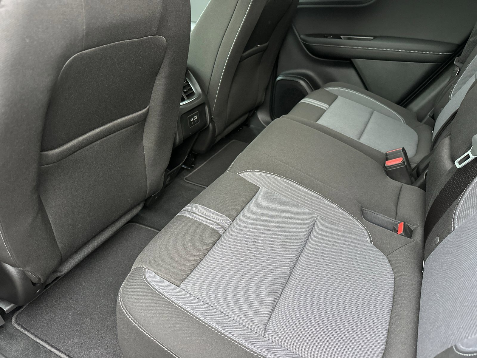 New 2025 Chevrolet Blazer LT w/ Midnight/Sport Edition image 13