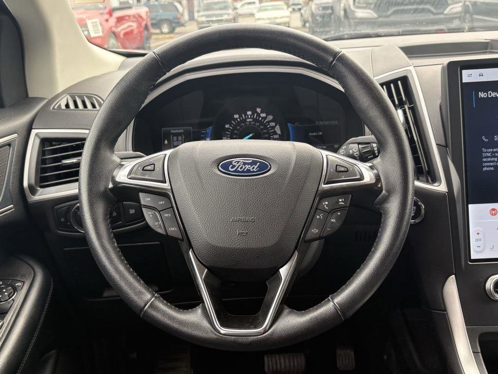 Used 2024 Ford Edge SEL image 8