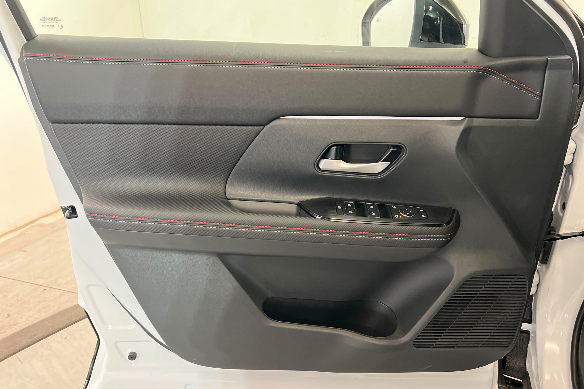 New 2026 Nissan Kicks SR w/ SR Premium Package AWD/4WD image 14