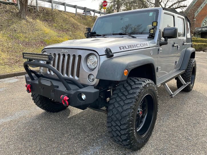 Used 2017 Jeep Wrangler Unlimited Rubicon w/ Connectivity Group image 32