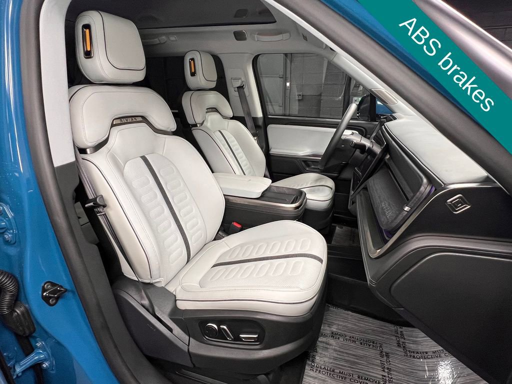 Used 2025 Rivian R1S Adventure AWD/4WD image 6