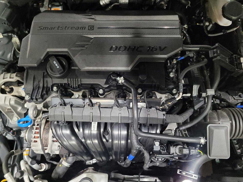 Used 2025 Hyundai Elantra SEL FWD image 30