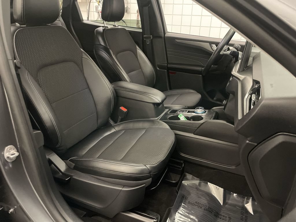 Used 2025 Ford Escape SE FWD image 21