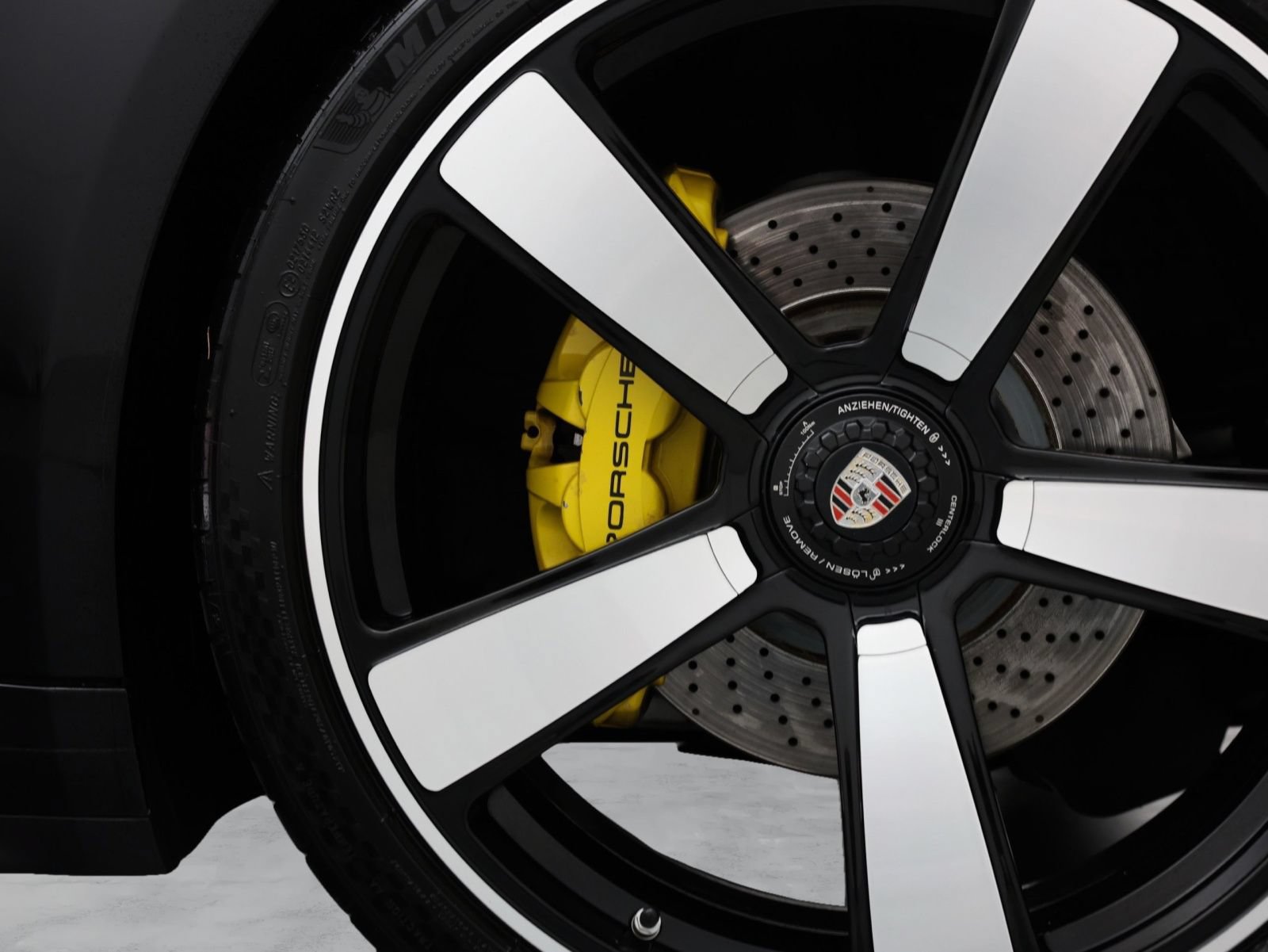 Used 2020 Porsche 911 Carrera RWD image 40