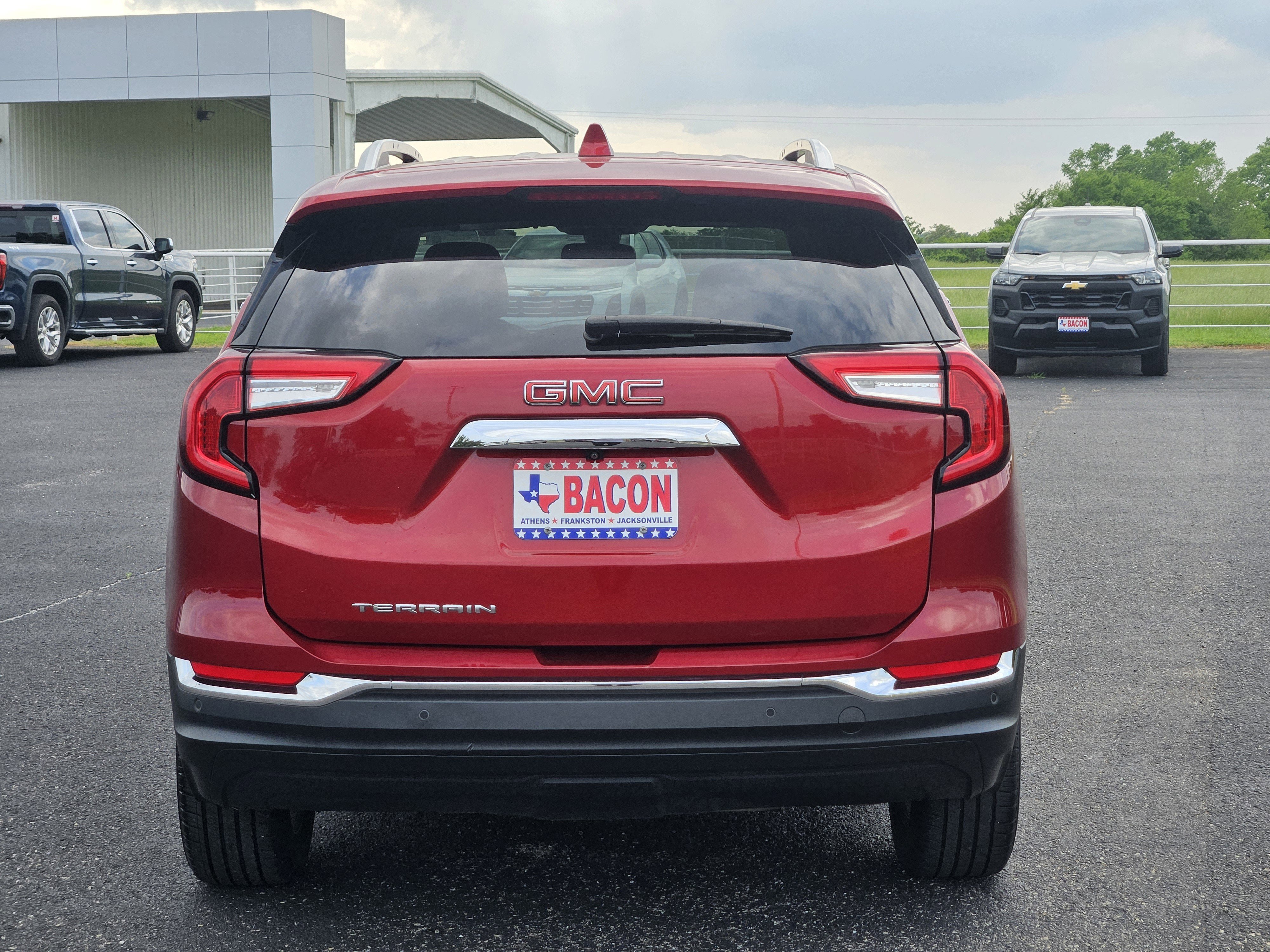 Used 2023 GMC Terrain SLT FWD image 5