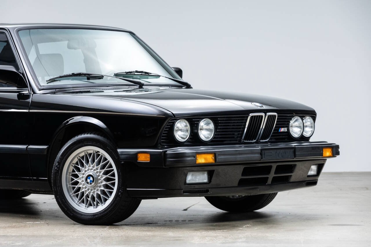 Used 1988 BMW M5 RWD image 12