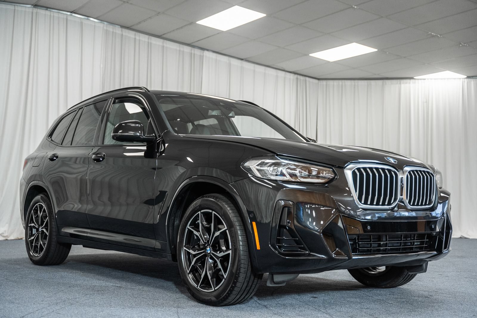 Used 2024 BMW X3 xDrive30i w/ Premium Package AWD/4WD video 1