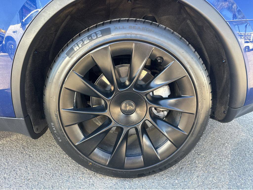 Used 2023 Tesla Model Y Long Range image 14