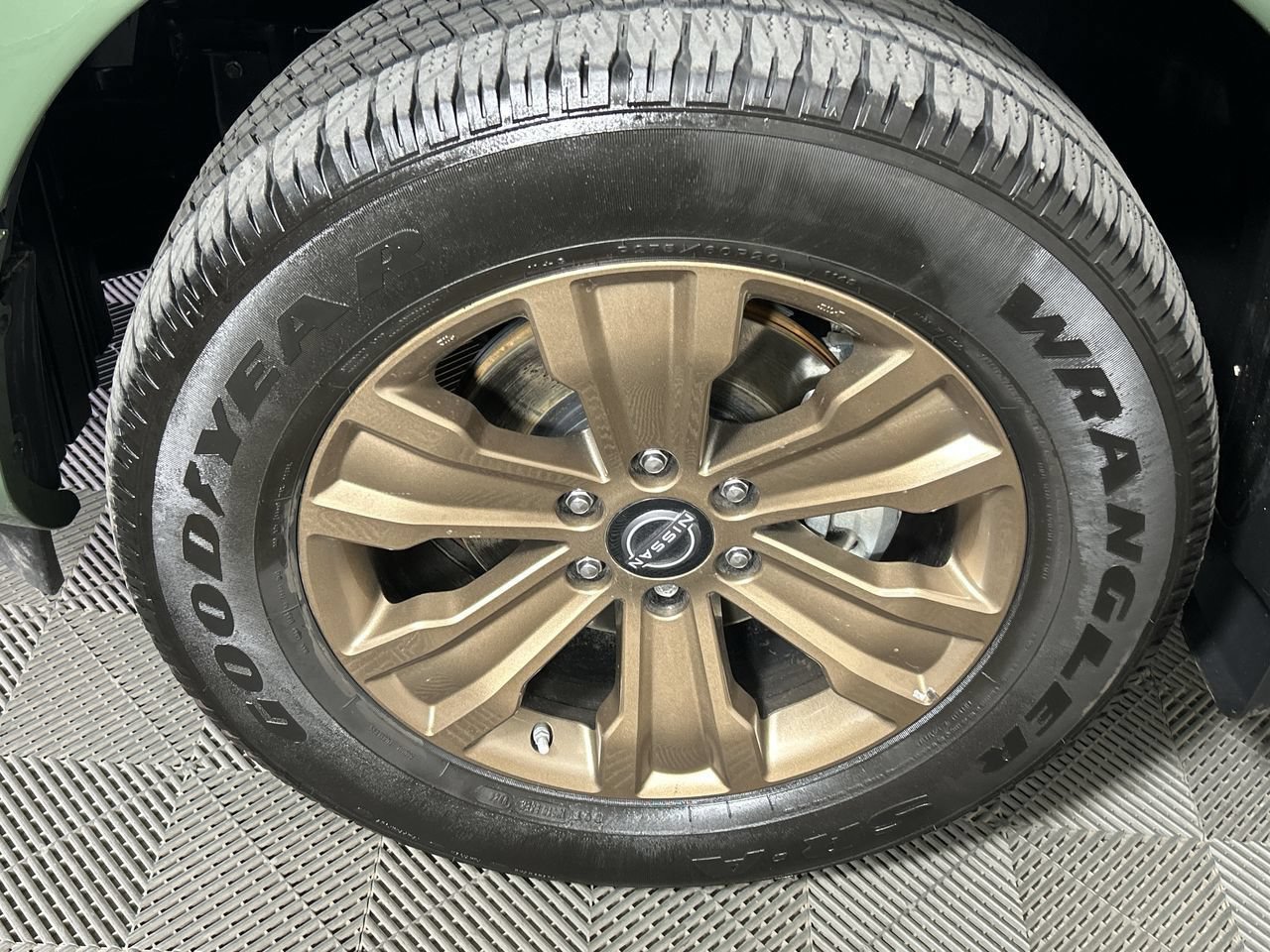 Used 2024 Nissan Titan SV w/ SV Bronze Edition Package AWD/4WD image 10