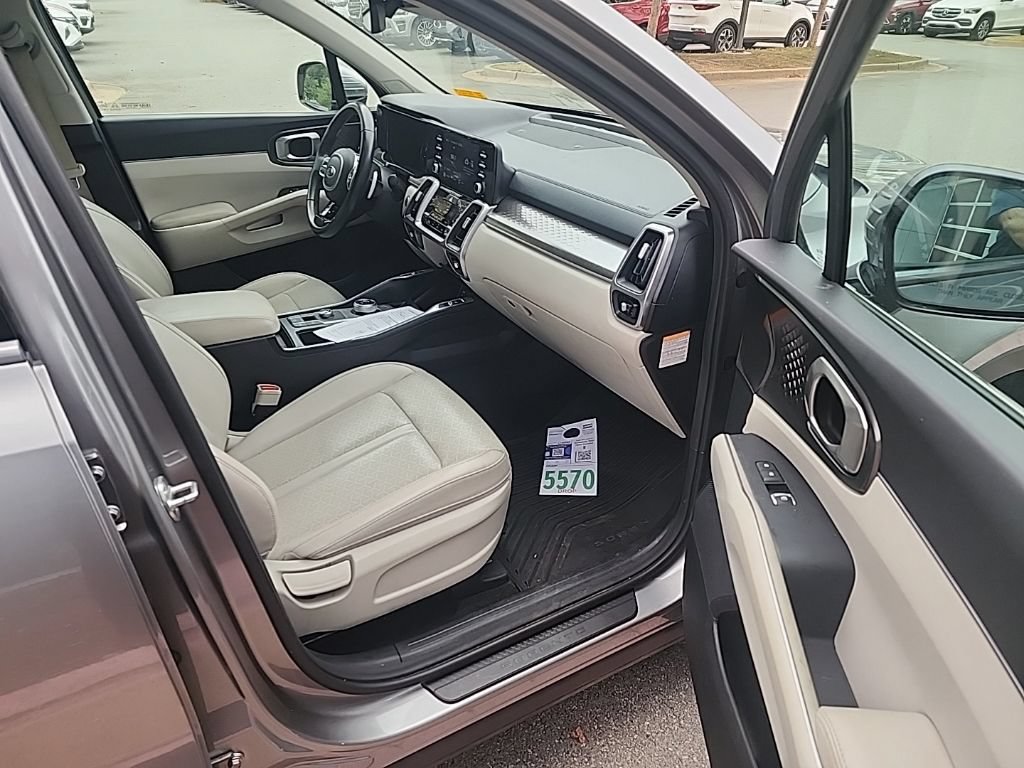 Used 2021 Kia Sorento EX FWD image 14