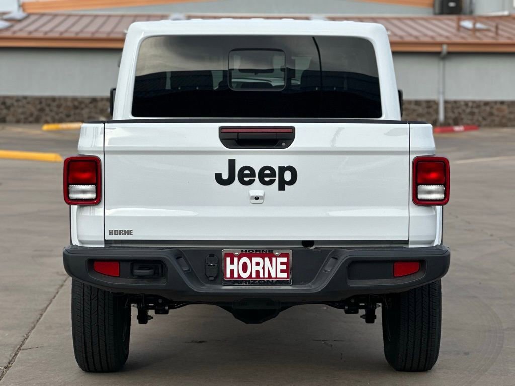 New 2025 Jeep Gladiator Sport image 4