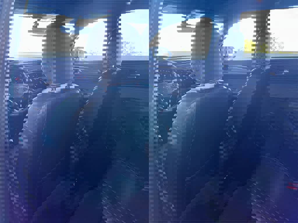 Used 2022 Volkswagen Atlas Cross Sport SE image 23