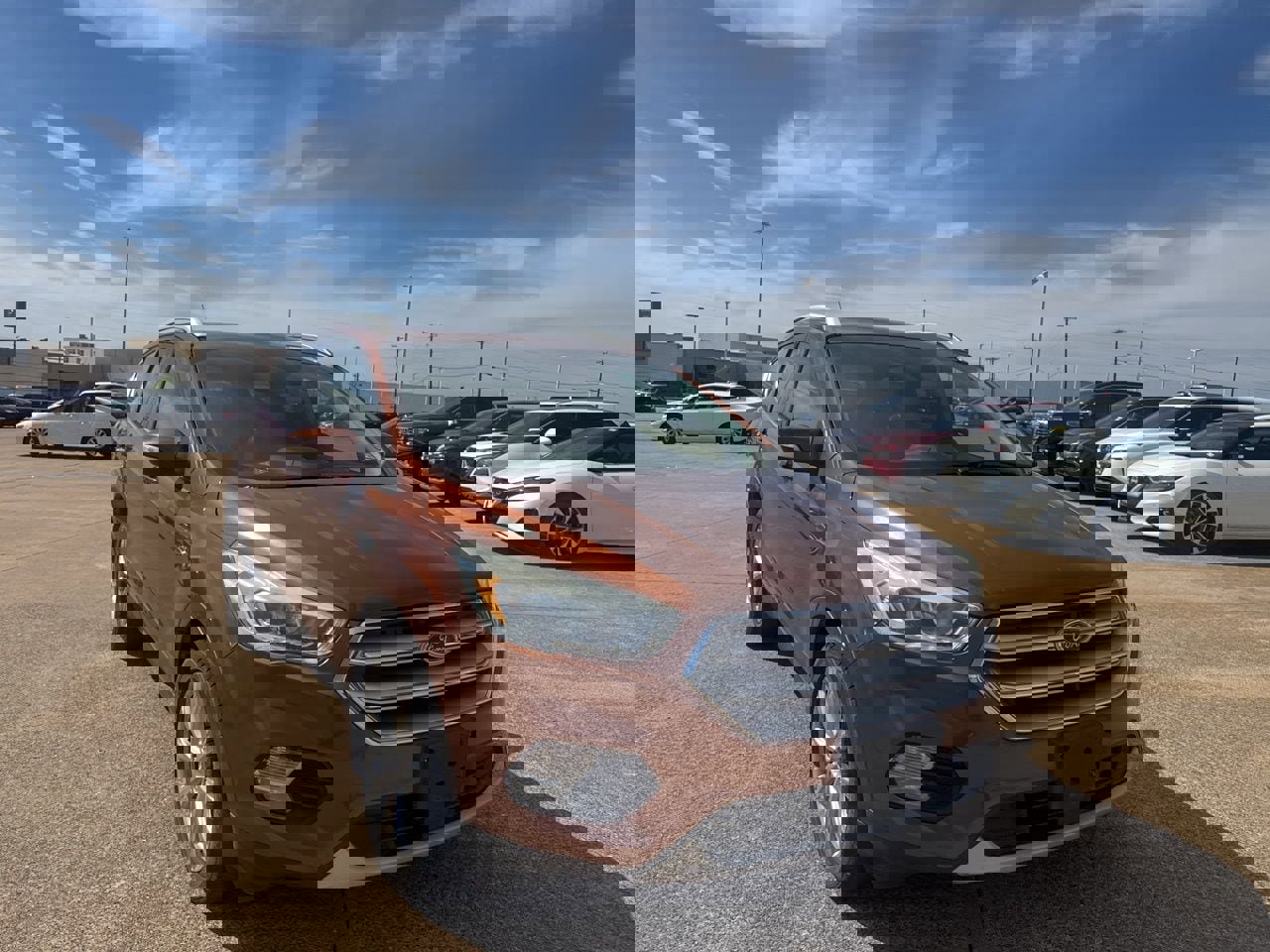 Used 2017 Ford Escape Titanium image 2