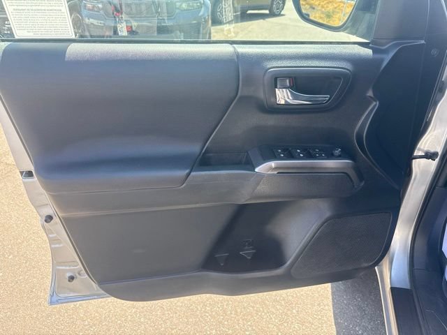 Used 2019 Toyota Tacoma TRD Sport w/ Technology Package RWD image 11