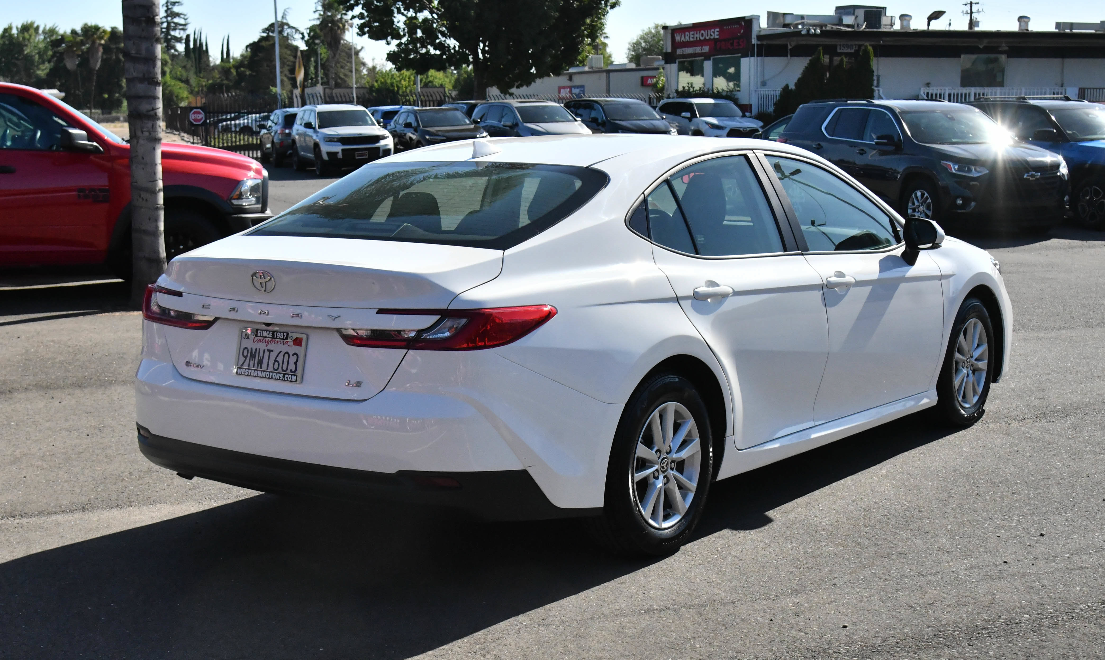 Used 2025 Toyota Camry LE FWD image 8