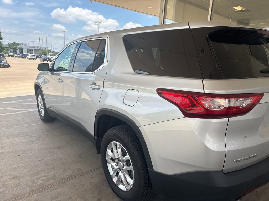 Used 2018 Chevrolet Traverse LS FWD image 9