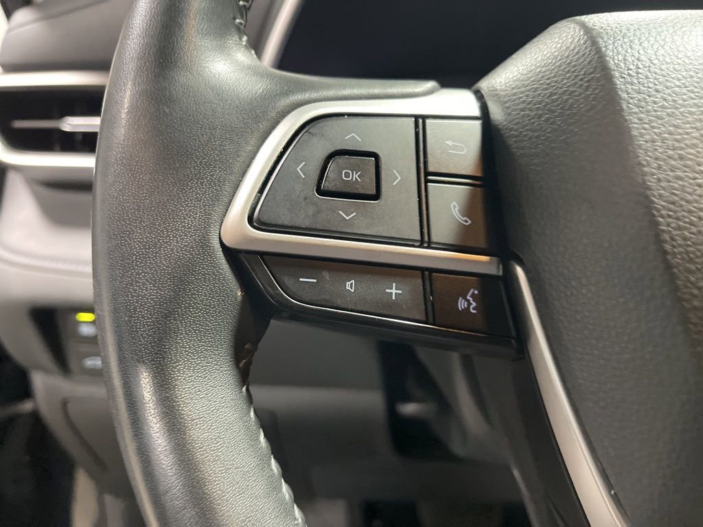 Used 2024 Toyota Highlander XLE image 27
