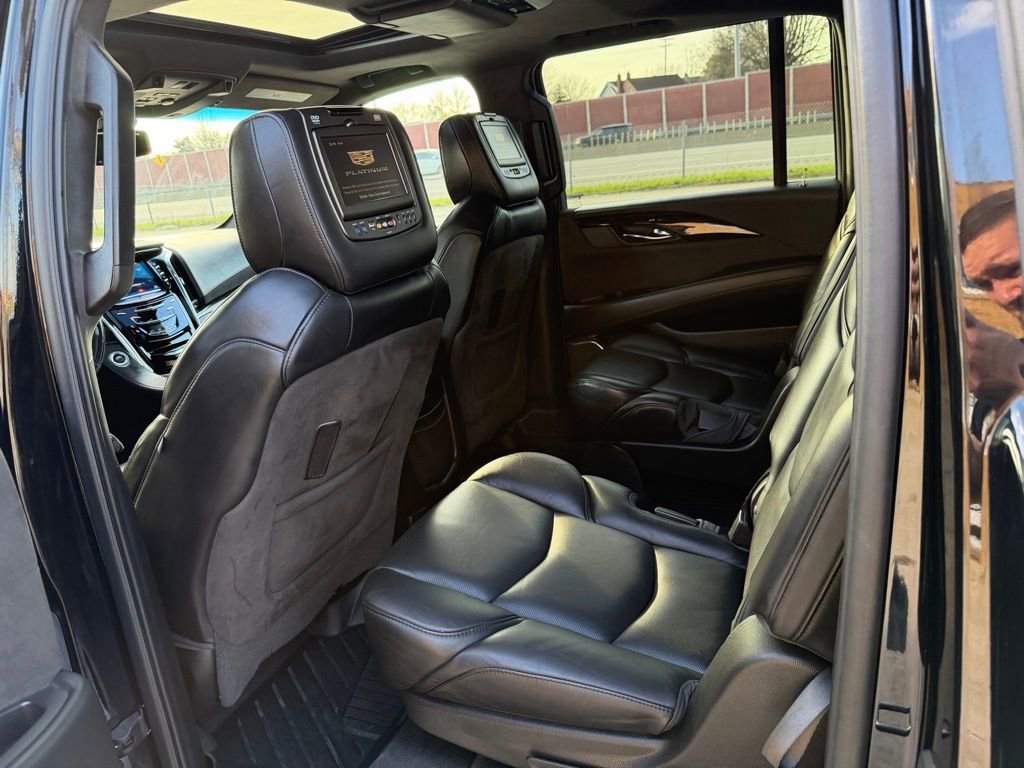 Used 2016 Cadillac Escalade ESV Platinum image 22
