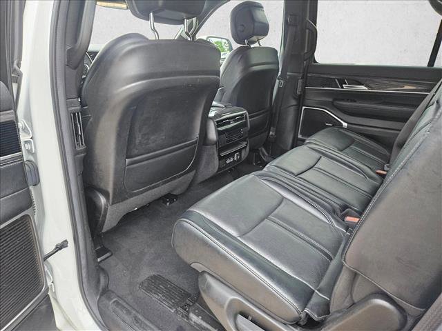 Used 2022 Jeep Wagoneer Series II AWD/4WD image 13