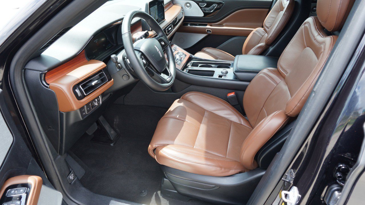 Used 2021 Lincoln Aviator Grand Touring w/ Equipment Group 302A AWD/4WD image 14