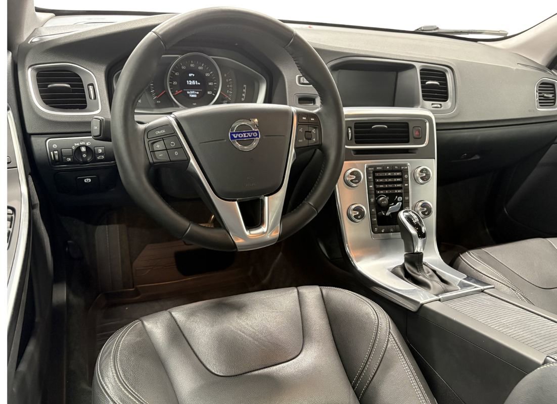 Used 2018 Volvo S60 T5 Dynamic w/ Protection Package image 14