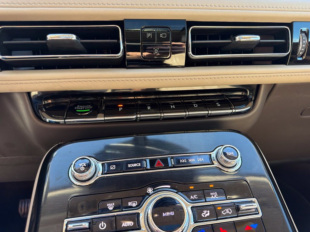 Used 2023 Lincoln Nautilus Reserve AWD/4WD image 24