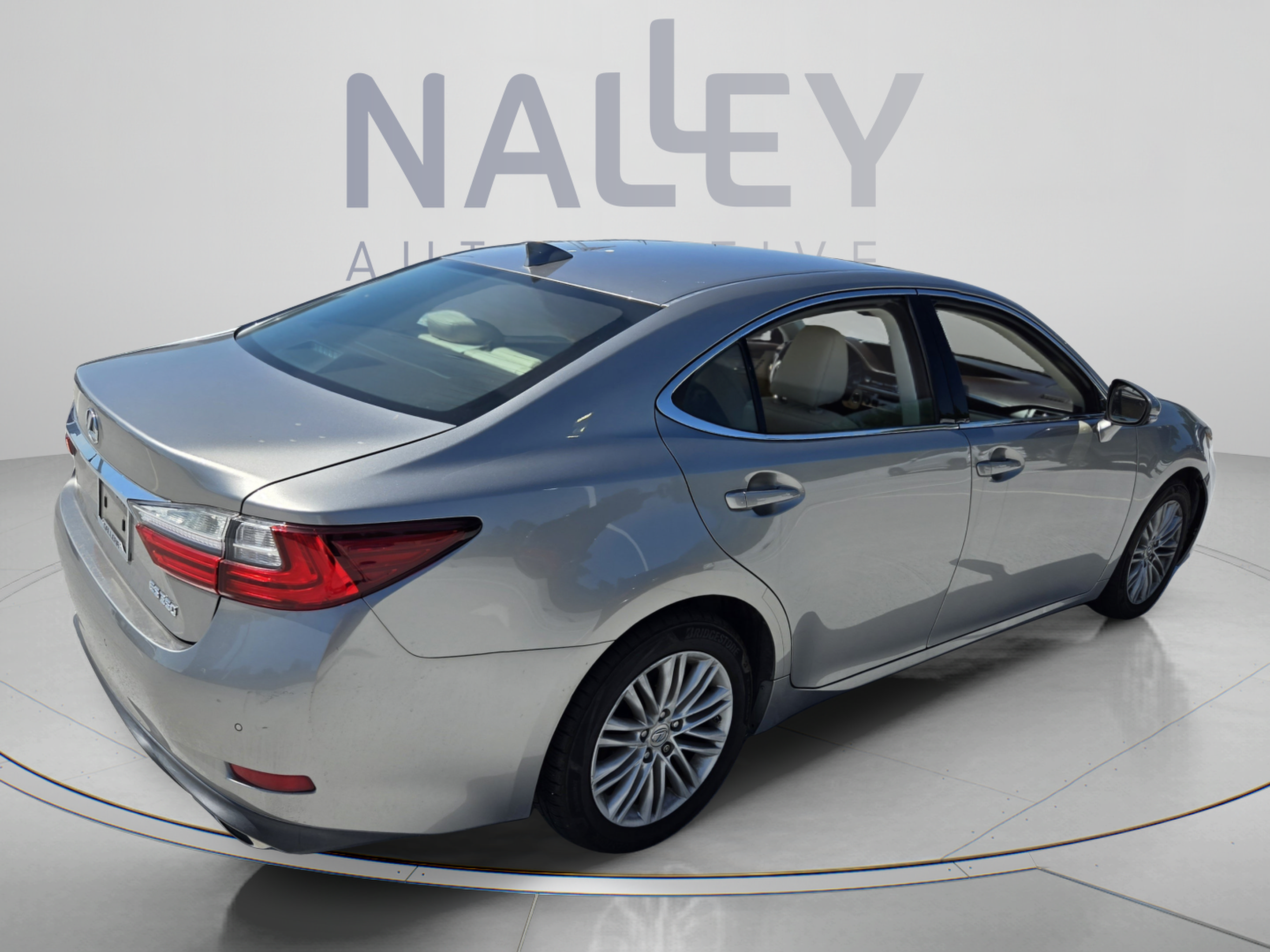 Used 2016 Lexus ES 350 w/ Premium Package w/Wood Trim FWD image 5